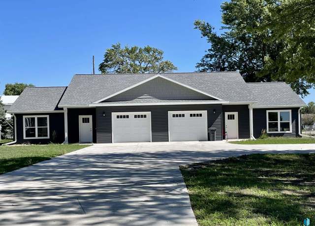 Property at 952 1st Ave, Edgerton, MN 56128, 2 beds, 1.5 baths
