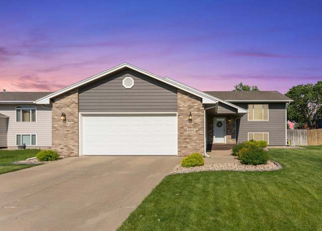 Property at 6104 S Cain Ave, Sioux Falls, SD 57106, 3 beds, 2 baths