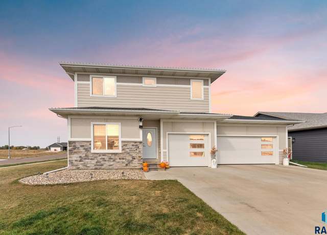 Property at 6309 S Burlow Trl, Sioux Falls, SD 57106, 3 beds, 2.5 baths