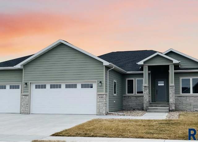 Property at 433 Bunyan Dr, Harrisburg, SD 57032, 3 beds, 2 baths
