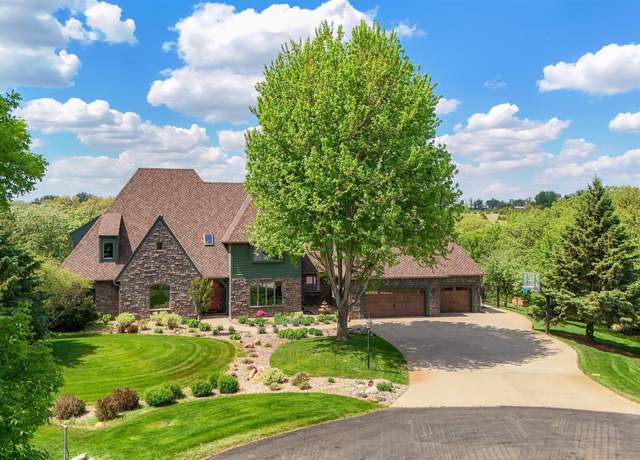 Property at 1705 N Deer Hollow Cir, Sioux Falls, SD 57110, 6 beds, 5.5 baths