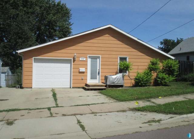 Property at 528 W Bailey St, Sioux Falls, SD 57104-1404, 2 beds, 1 bath