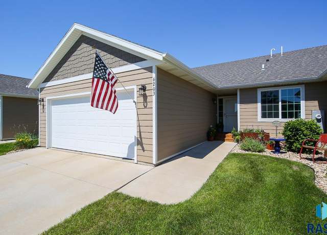 Property at 6203 W Maxwell Pl, Sioux Falls, SD 57107, 2 beds, 2 baths