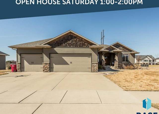 Property at 801 S Torrey Pine Ln, Sioux Falls, SD 57110, 5 beds, 3 baths
