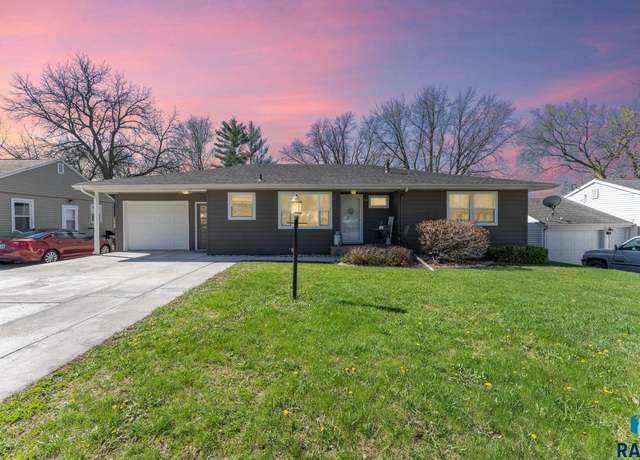 Property at 519 NE 6th St, Madison, SD 57042, 4 beds, 2 baths