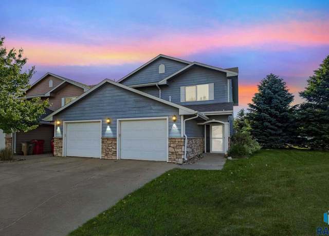 Property at 6501 S Santa Rosa Pl, Sioux Falls, SD 57108, 3 beds, 2.5 baths