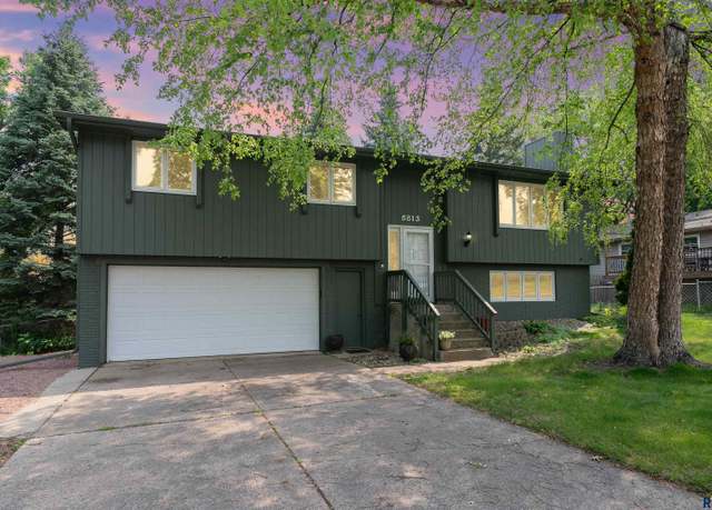 Property at 5813 W 28th St, Sioux Falls, SD 57106, 3 beds, 3 baths