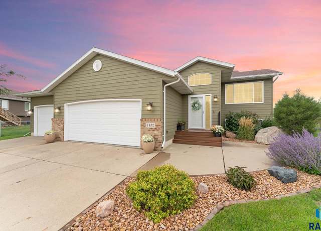 Property at 7432 W Luke Dr, Sioux Falls, SD 57106, 4 beds, 2 baths
