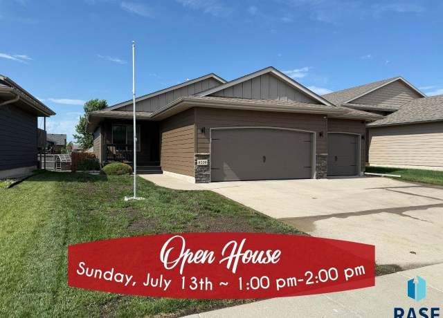 Property at 8209 W 51st St, Sioux Falls, SD 57106, 4 beds, 3 baths