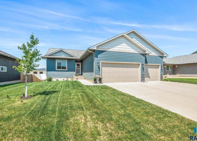 Property at 9016 W 24th St, Sioux Falls, SD 57106, 4 beds, 3 baths