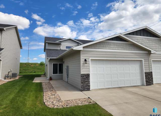 Property at 6157 S Alki Pl, Sioux Falls, SD 57108, 3 beds, 2.5 baths
