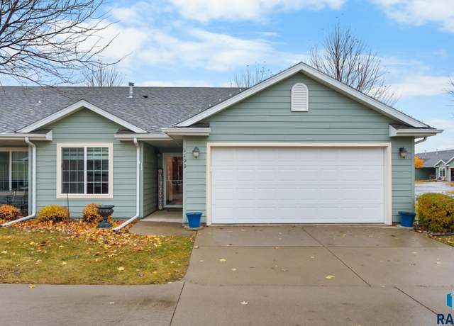 Property at 1100 N Redbud Pl, Sioux Falls, SD 57107, 2 beds, 1 bath