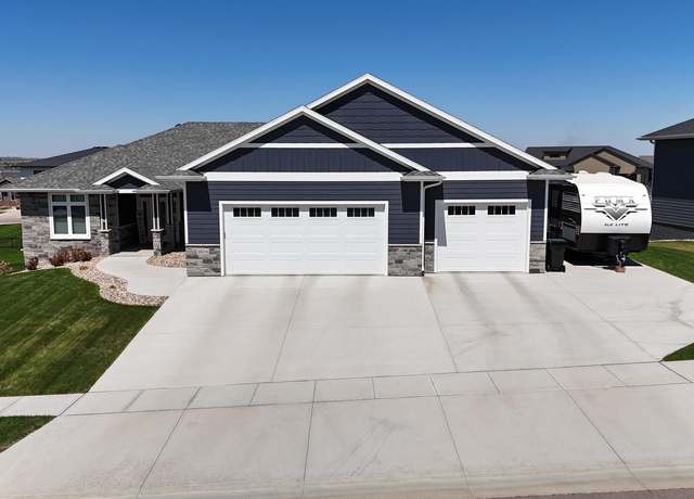 Property at 1604 W River Bend St, Brandon, SD 57005, 5 beds, 3.5 baths