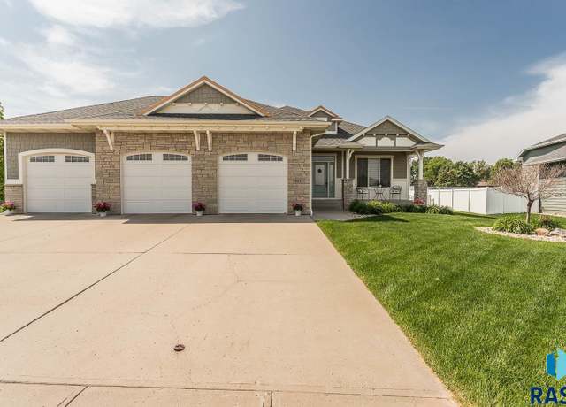 Property at 9101 W Kingfisher Cir, Sioux Falls, SD 57107, 5 beds, 3 baths