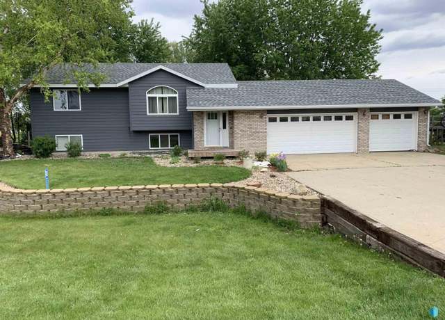 Property at 27338 Atkins Pl, Tea, SD 57064, 5 beds, 2.5 baths