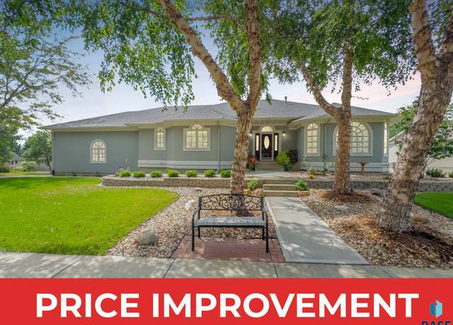 Property at 417 E Meadowlark Cir, Brandon, SD 57005, 4 beds, 3 baths
