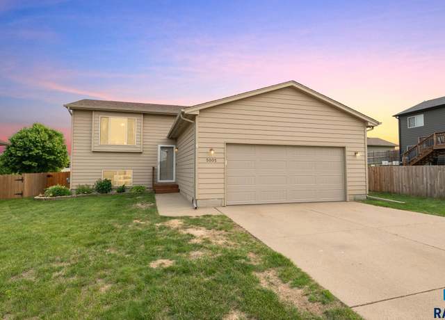 Property at 5005 W Cayman St, Sioux Falls, SD 57107, 3 beds, 2 baths