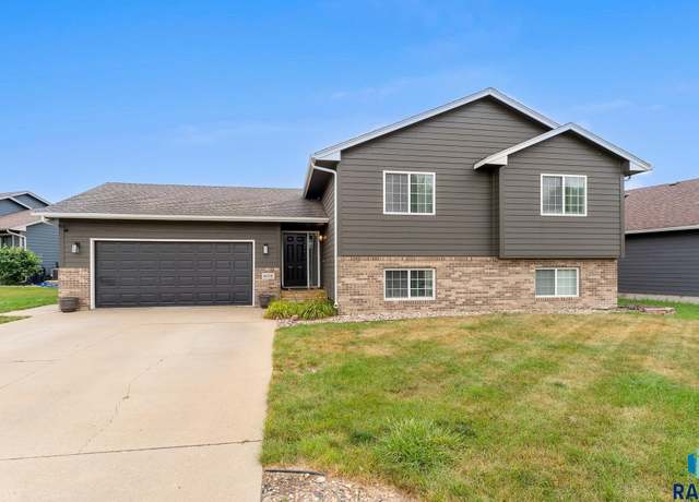 Property at 608 Honeysuckle Dr, Harrisburg, SD 57032, 4 beds, 2 baths