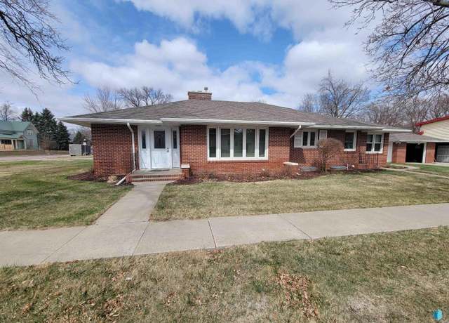 Property at 240 Walnut St, Scotland, SD 57059, 2 beds, 2 baths