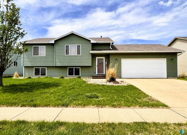 Property at 3917 S Camden Ave, Sioux Falls, SD 57106, 3 beds, 2 baths