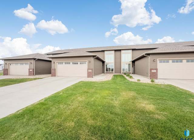 Property at 5715 S Yarrow Trl, Sioux Falls, SD 57108, 3 beds, 2.5 baths