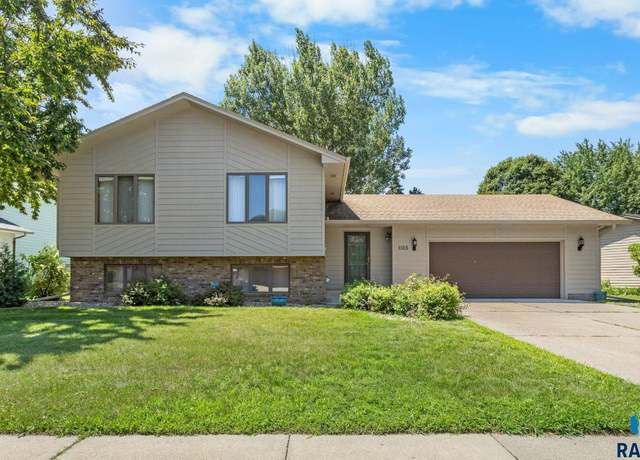 Property at 1105 N Connor Trl, Sioux Falls, SD 57103, 4 beds, 2.5 baths