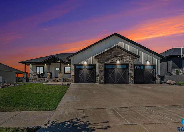 Property at 309 Red Spruce Ave, Sioux Falls, SD 57110, 5 beds, 3 baths