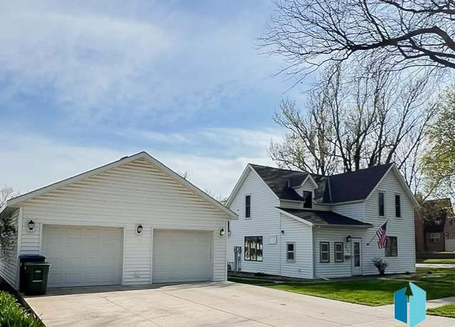 Property at 323 W Lincoln St, Luverne, MN 56156, 4 beds, 1 bath
