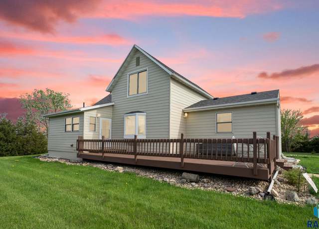 Property at 47847 272nd St, Harrisburg, SD 57032, 4 beds, 2 baths