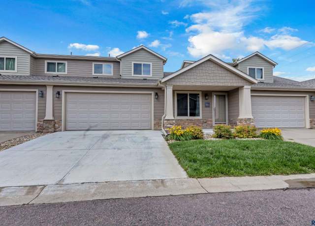 Property at 2904 E Indigo Pl, Sioux Falls, SD 57108, 2 beds, 2 baths