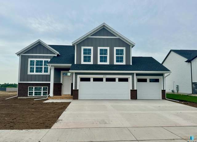 Property at 6105 W Valentine St, Sioux Falls, SD 57107, 5 beds, 3 baths