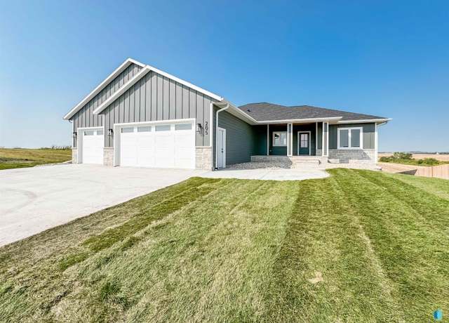 Property at 205 W Willow Trl, Crooks, SD 57020, 3 beds, 2.5 baths