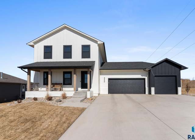 Property at 8400 E Willow Leaf St, Sioux Falls, SD 57110, 4 beds, 3.5 baths