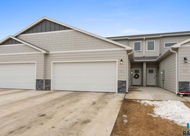 Property at 8145 E Tencate Pl, Sioux Falls, SD 57110, 3 beds, 2.5 baths