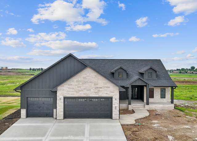 Property at 5513 E Morningside Cir, Sioux Falls, SD 57110, 5 beds, 3.5 baths