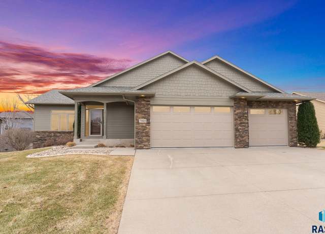 Property at 7005 E Archstone St, Sioux Falls, SD 57110, 3 beds, 3.5 baths