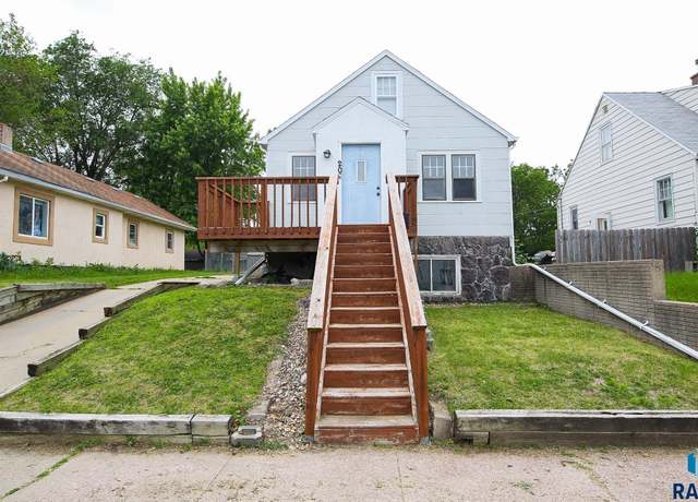 Property at 205 N Lewis Ave, Sioux Falls, SD 57103, 2 beds, 2 baths