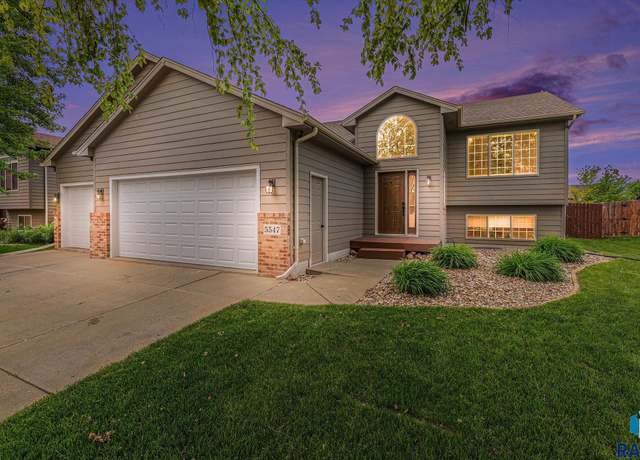 Property at 5547 S WEXFORD Ct, Sioux Falls, SD 57106, 4 beds, 2 baths