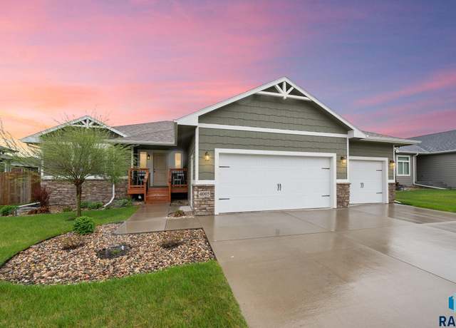 Property at 4005 S Home Plate Ave, Sioux Falls, SD 57110, 4 beds, 3 baths