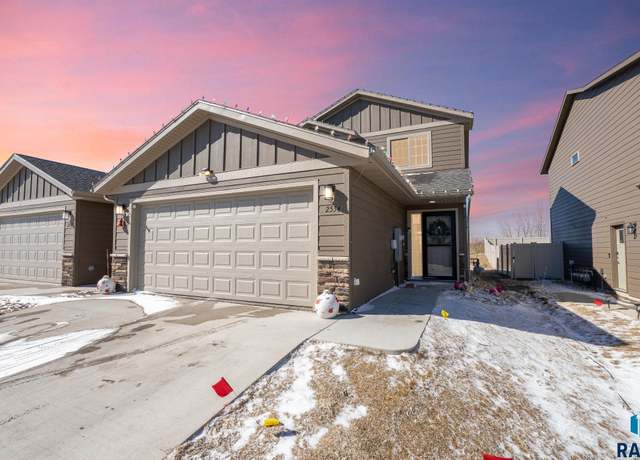 Property at 2554 E Meadowside Pl, Sioux Falls, SD 57108, 2 beds, 1.5 baths