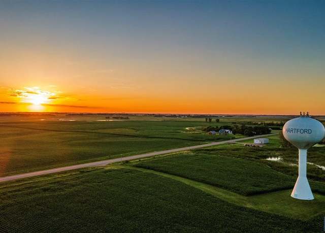 Property at 600 Turtle Creek Dr, Hartford, SD 57033