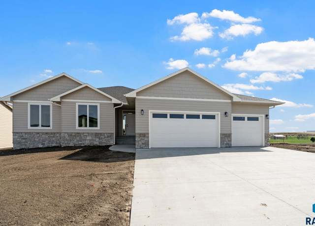 Property at 6605 E Fieldview St, Sioux Falls, SD 57110, 3 beds, 2 baths