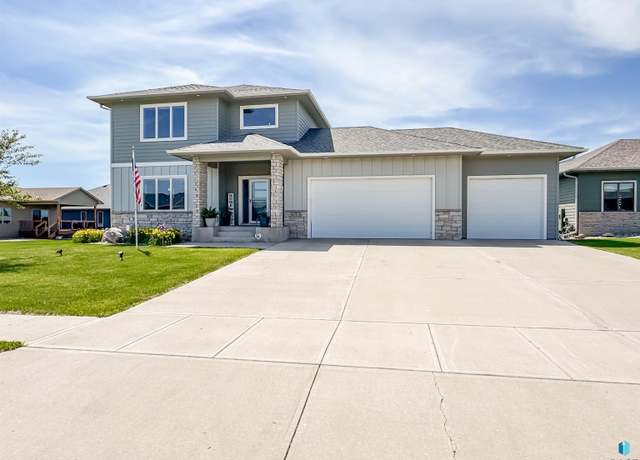 Property at 6913 E 37th St, Sioux Falls, SD 57110, 4 beds, 3.5 baths