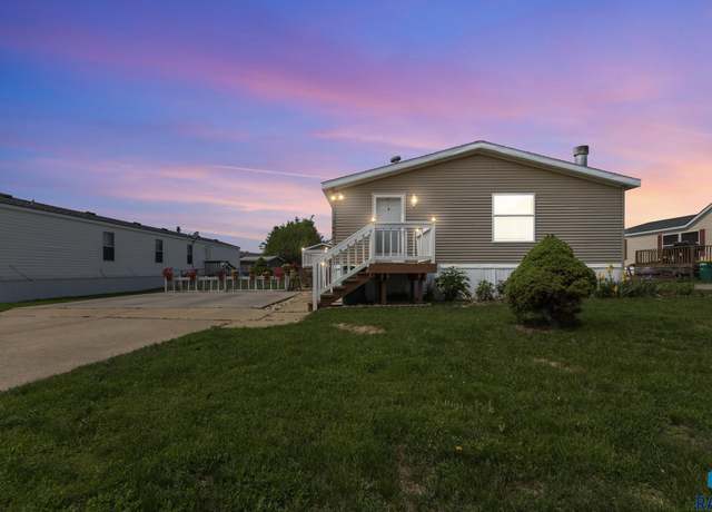 Property at 1600 E Ivy Pl, Sioux Falls, SD 57103-7705, 3 beds, 2 baths