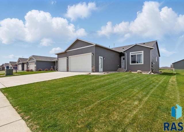 Property at 4005 S Pisidian Ave, Sioux Falls, SD 57110, 3 beds, 2 baths