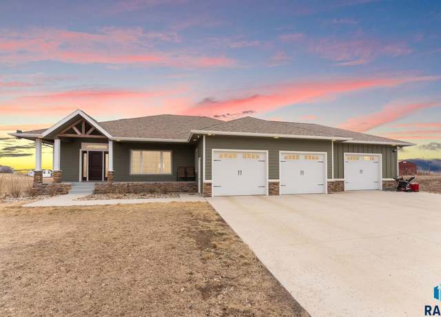 Property at 47877 257th St, Sioux Falls, SD 57104, 4 beds, 3.5 baths