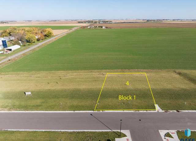 Property at 1401 Castle St, Larchwood, IA 51241