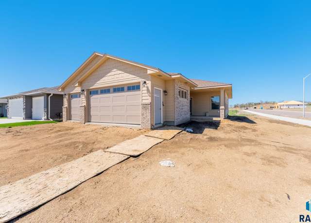 Property at 901 S Brek Ave, Brandon, SD 57005, 2 beds, 2 baths