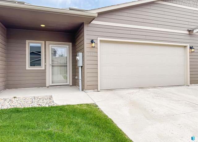 Property at 2571 E Meadowside Pl, Sioux Falls, SD 57108, 3 beds, 2.5 baths