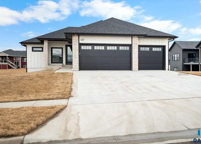 Property at 917 N Sylvan Dr, Sioux Falls, SD 57110, 5 beds, 3 baths